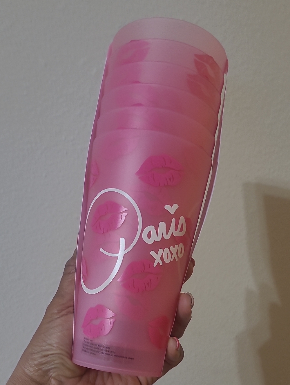 PARIS HILTON Set of 6 Pink Lip-Print Plastic Cups - Picture 5 of 5